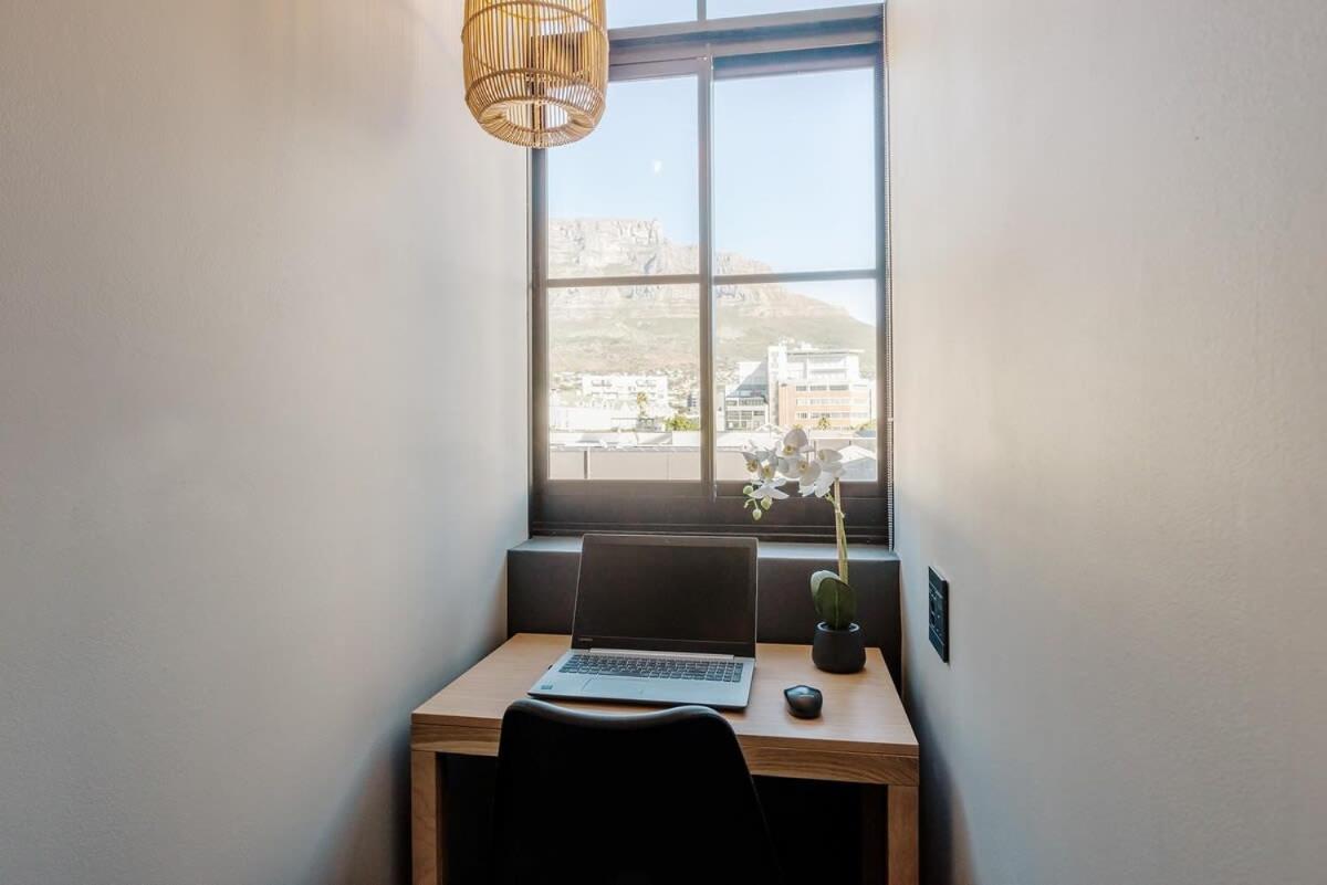 Charming Corner Unit At The Harri In The East * Cape Town