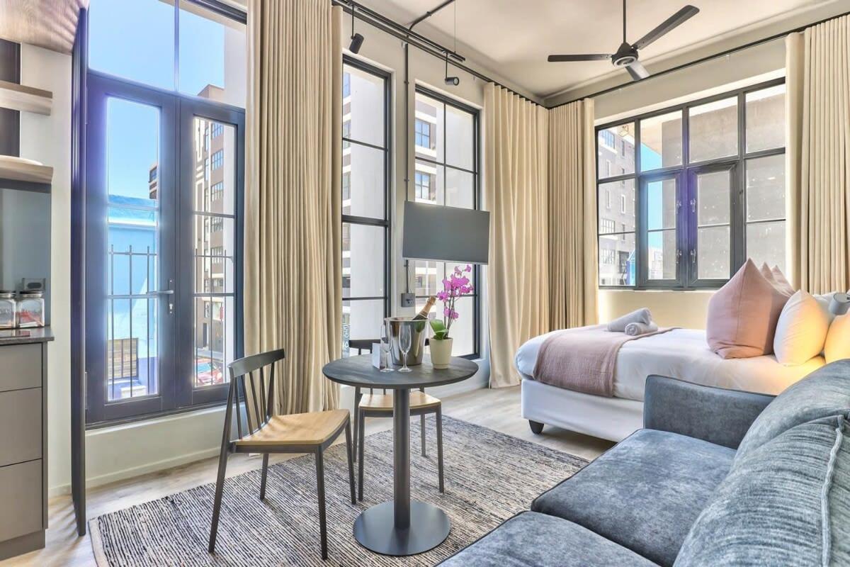 Apartment Charming Corner Unit At The Harri In The East *