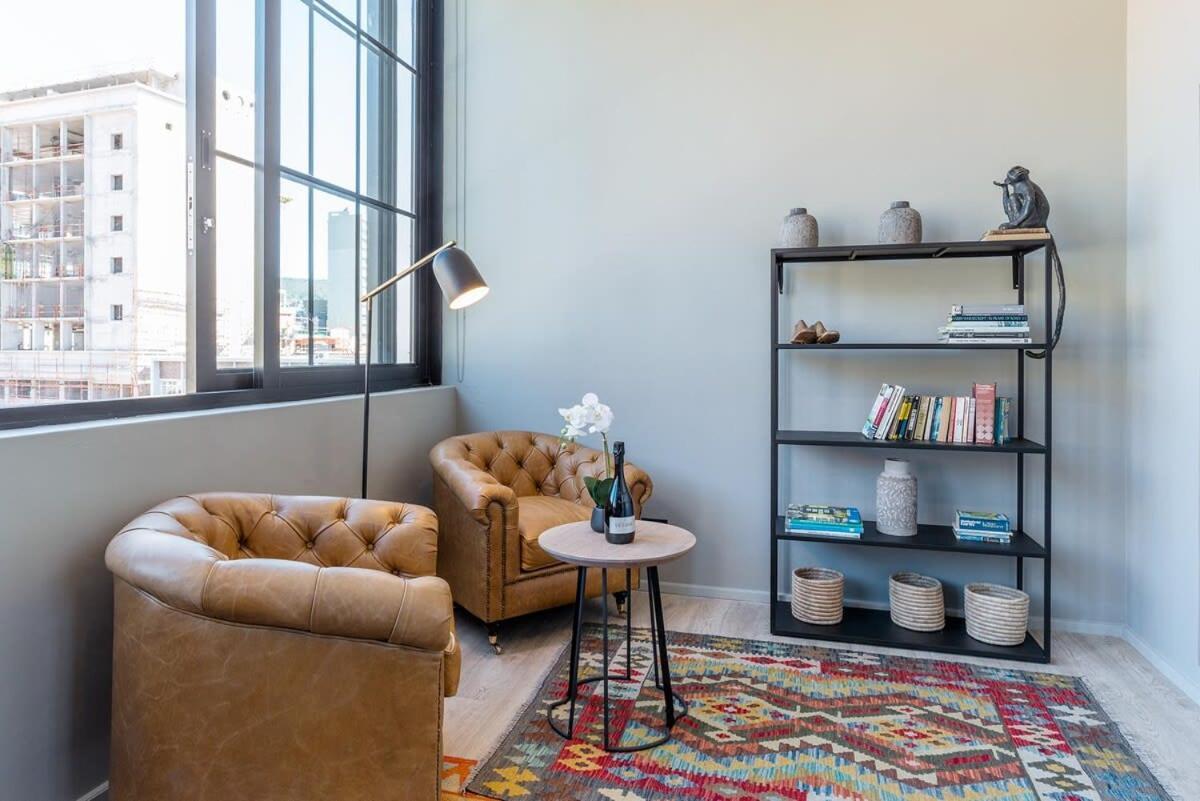 Apartment Charming Corner Unit At The Harri In The East Cape Town
