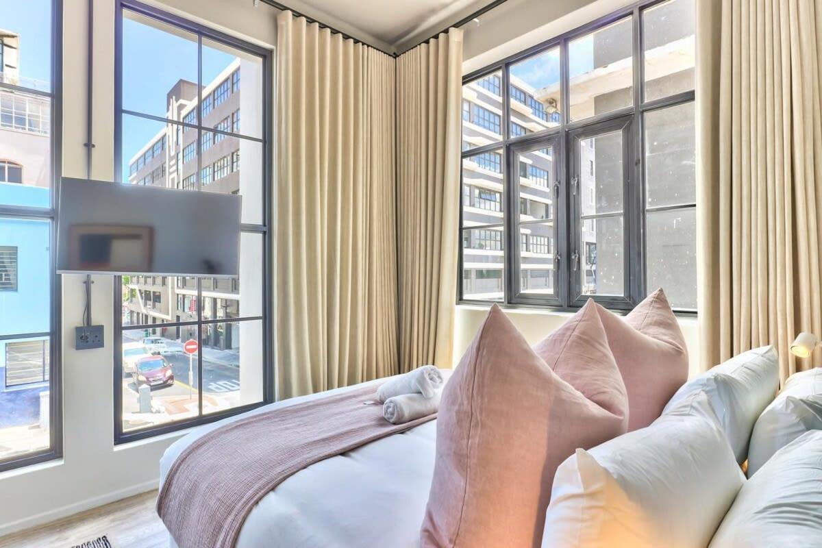 Charming Corner Unit At The Harri In The East Cape Town